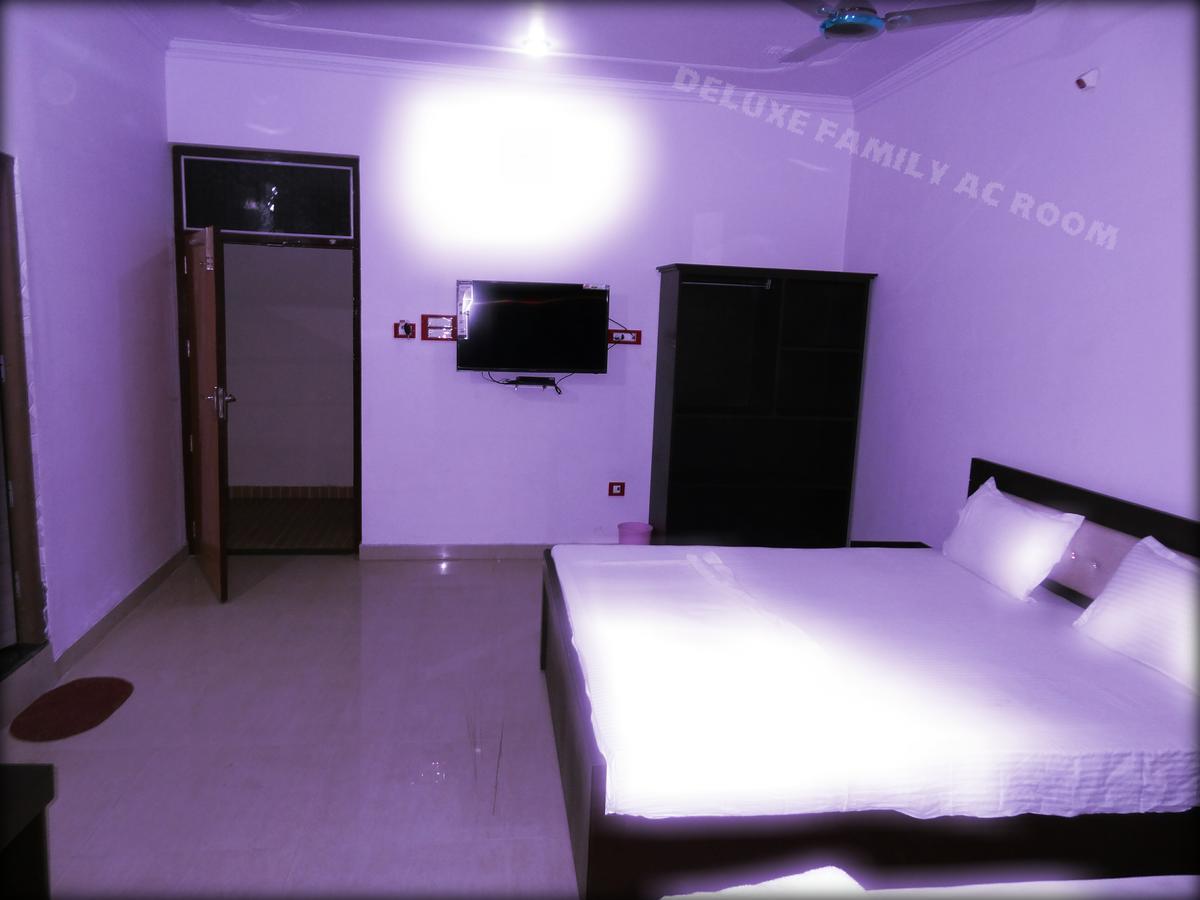The Royal Hotel Chhatarpur Esterno foto