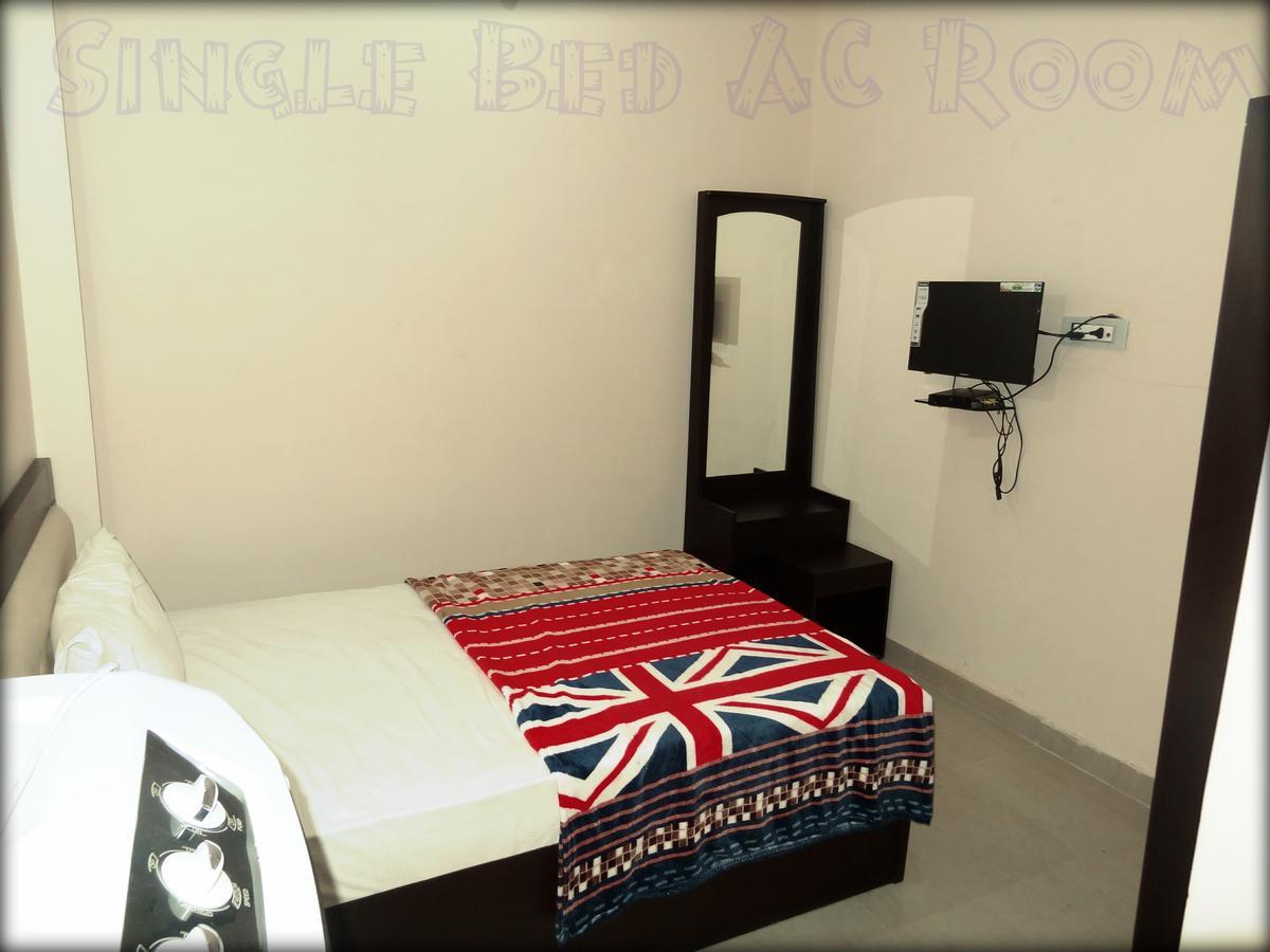 The Royal Hotel Chhatarpur Esterno foto