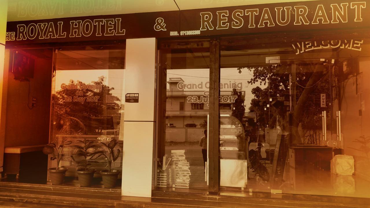 The Royal Hotel Chhatarpur Esterno foto